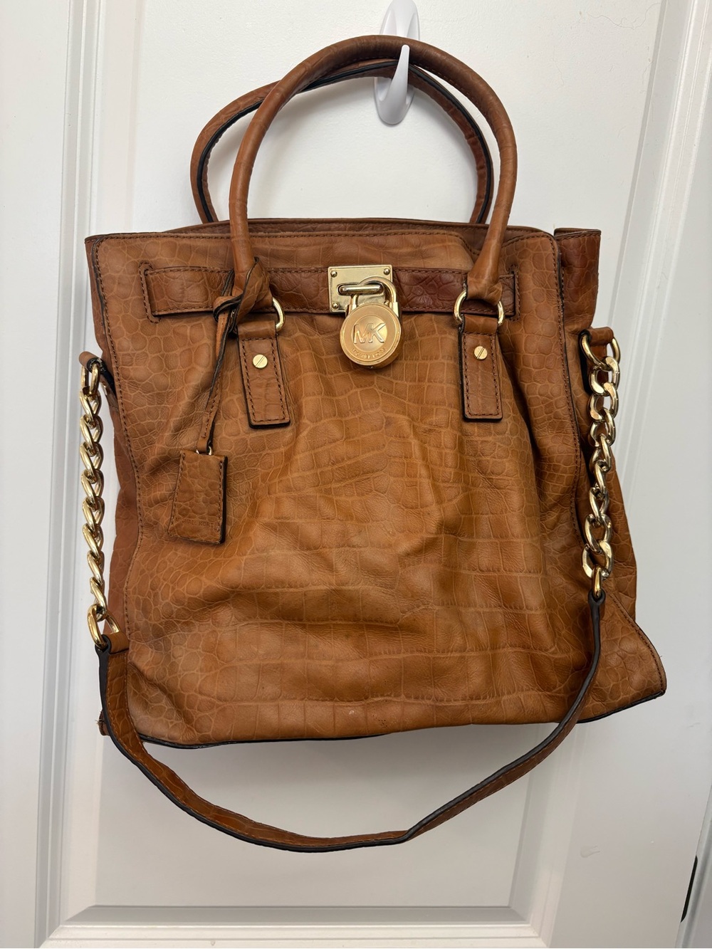 Authentic Michael Kors Large Hamilton Tote Bag – Mocha & Gold Hardware (AP-1101)